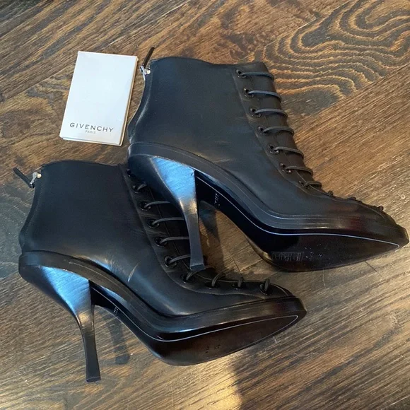 Super cool NIB Givenchy bondage booties - they are gorgeous and super stylish